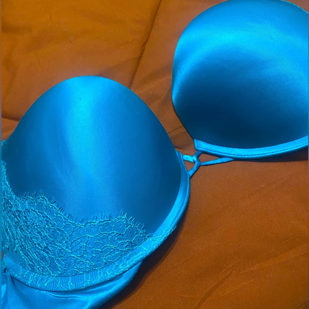 Victoria’s Secret Bombshell Bra
